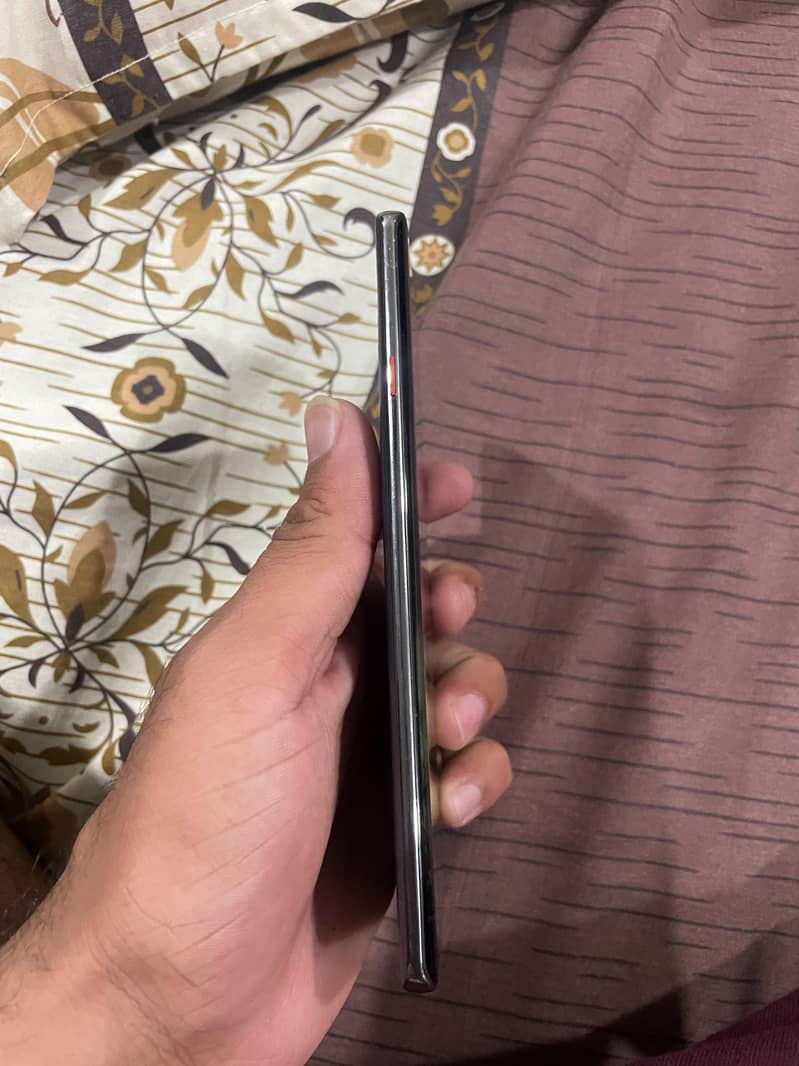 Tecno CAMON 40 Pro 4