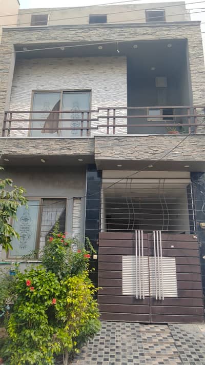 0321 86 10 688 Beautiful 3 Marla double story house available for sale in Madina green valley