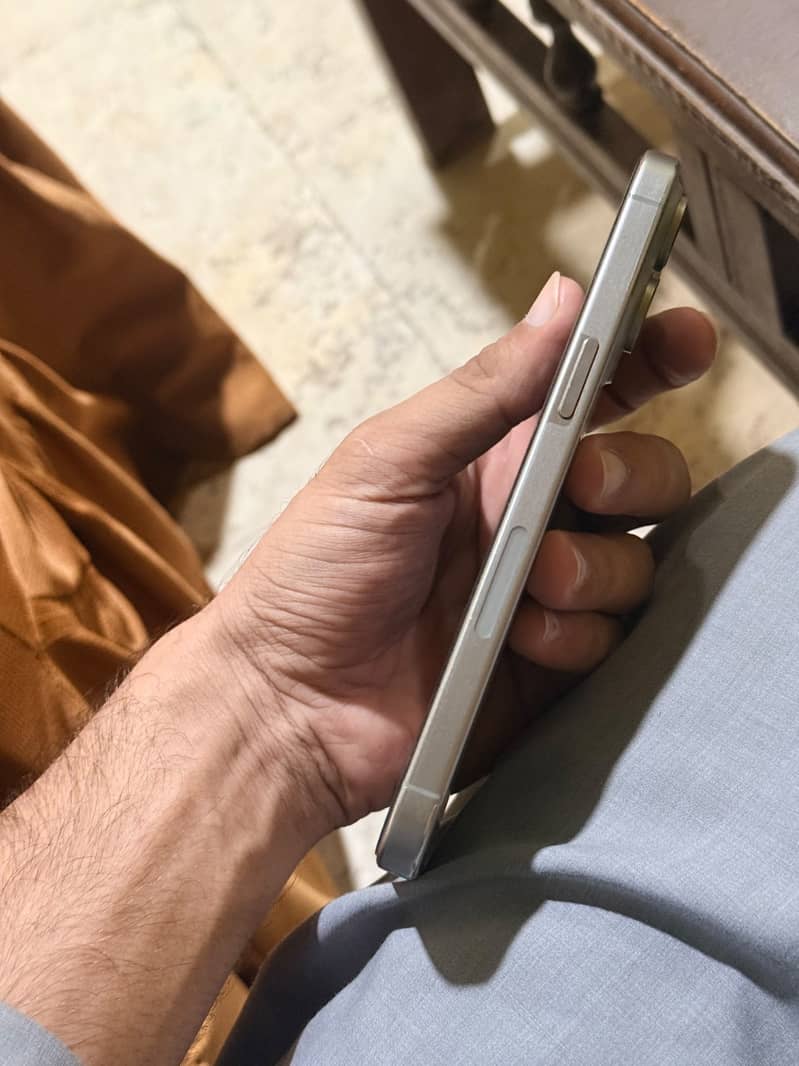 Apple iPhone 15 Pro Max 1