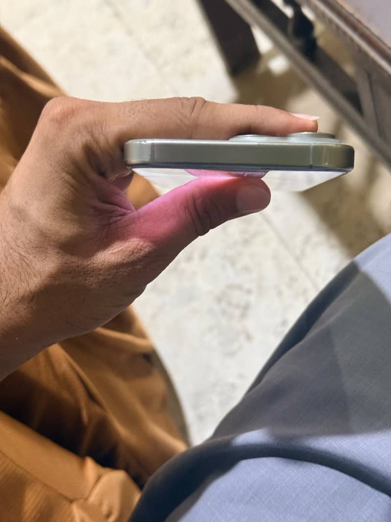 Apple iPhone 15 Pro Max 5