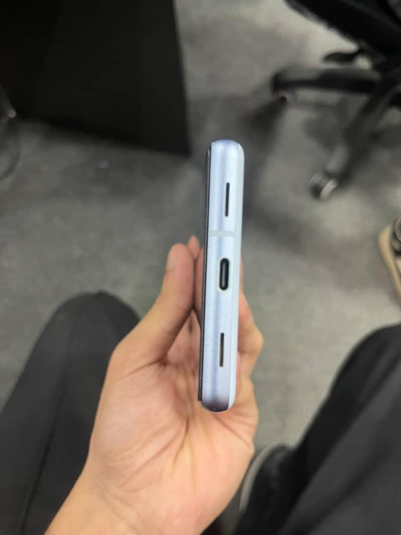 Google Pixel 7a 4