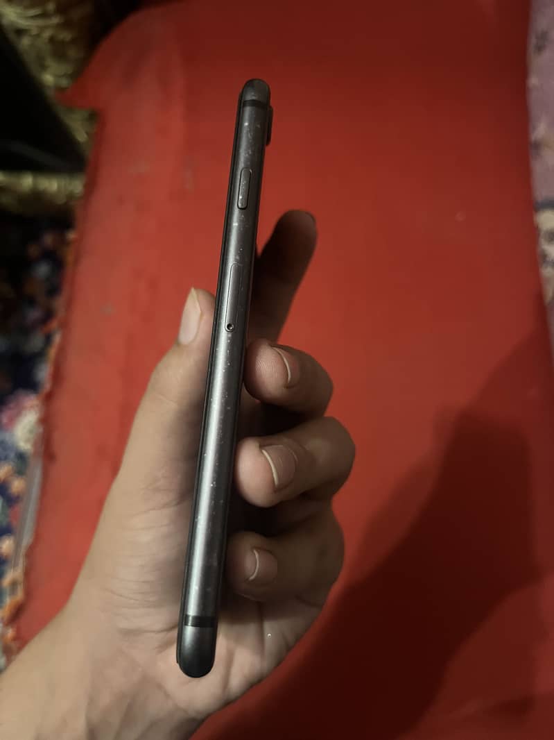 Apple iPhone 8 1