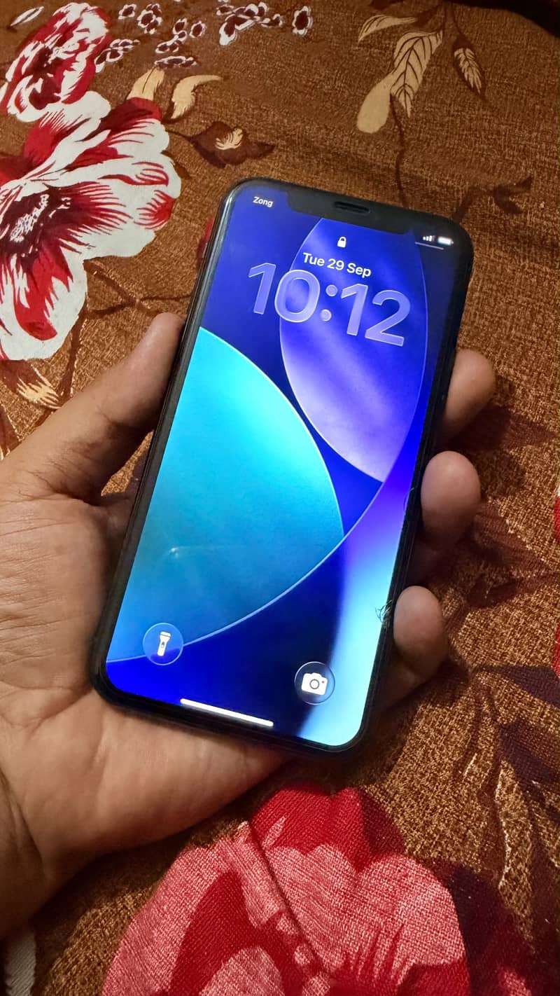Apple iPhone 11 Pro 1