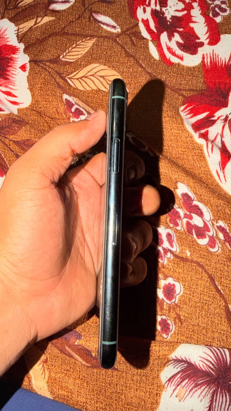 Apple iPhone 11 Pro 7