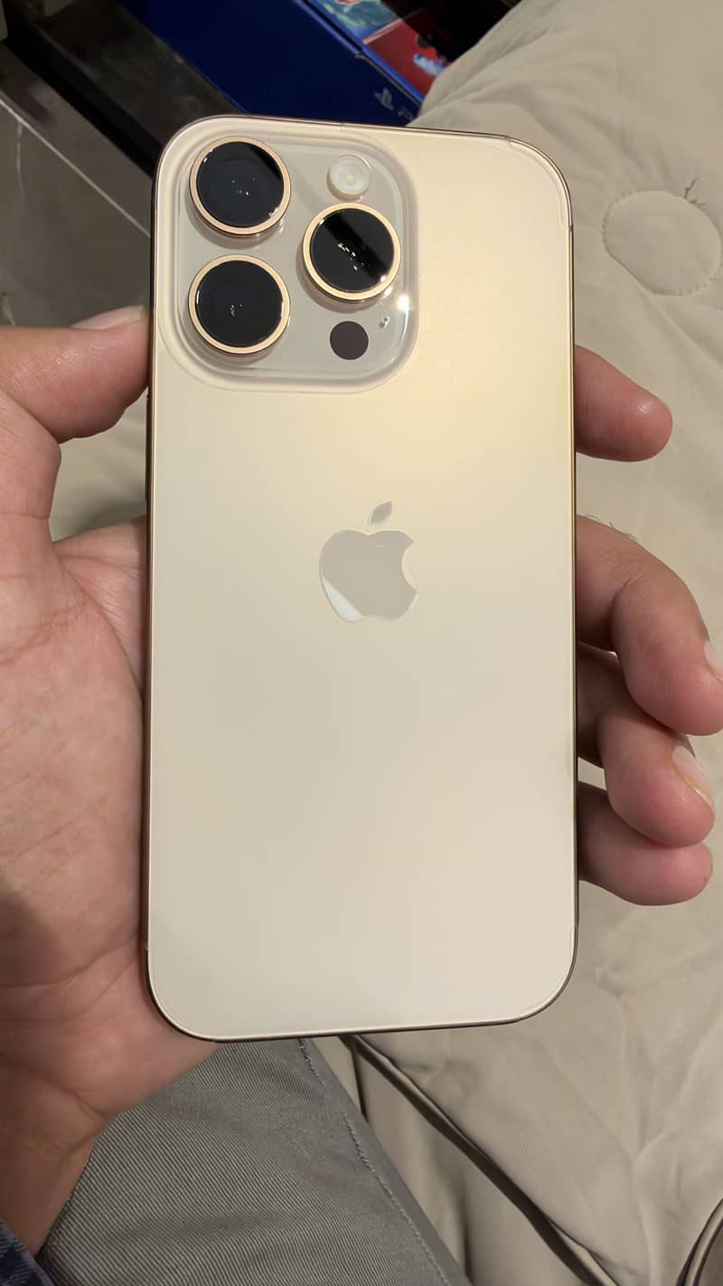 Apple iPhone 16 Pro 0