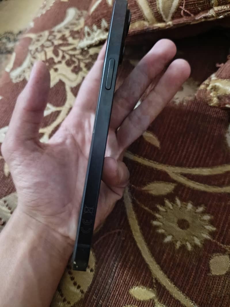 Apple iPhone 14 plus 3