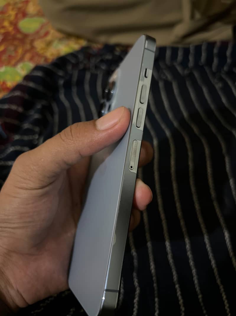 Apple iPhone 13 Pro Max JV 2