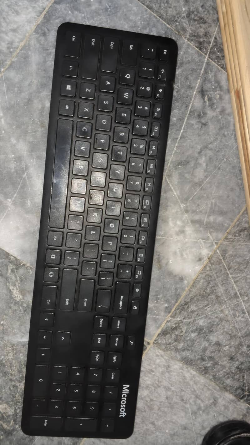 Original Microsoft Bluetooth Keyboard 6