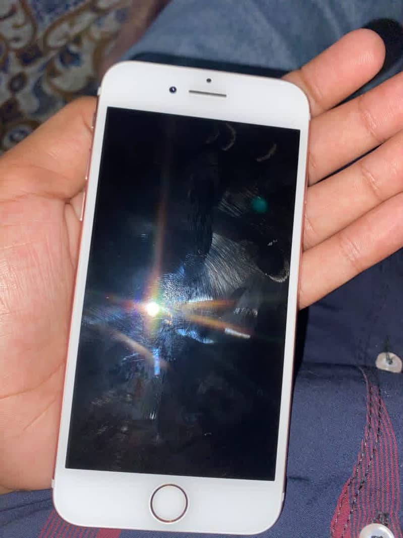 Apple iPhone 7 0