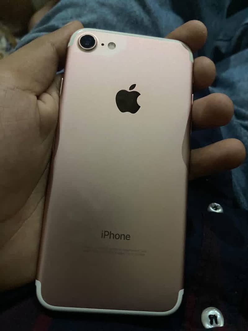 Apple iPhone 7 2