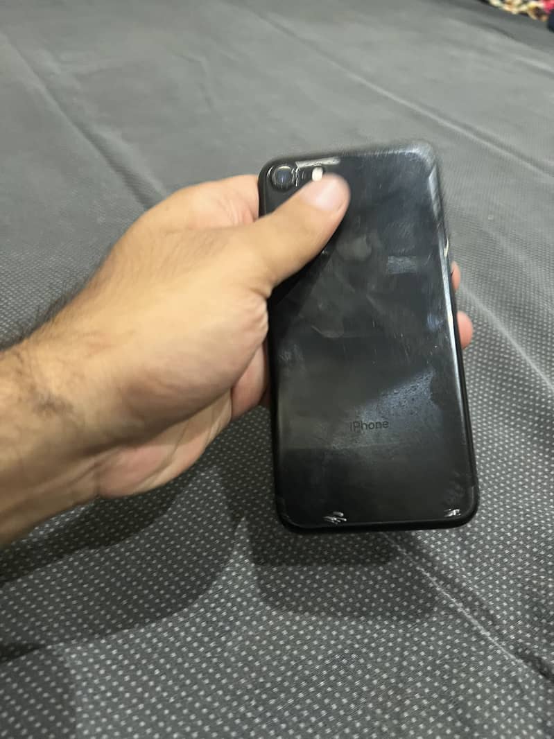 Apple iPhone 7 1