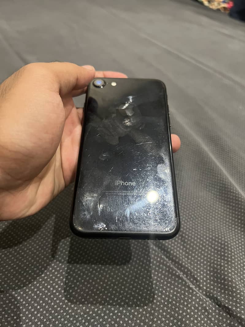 Apple iPhone 7 2