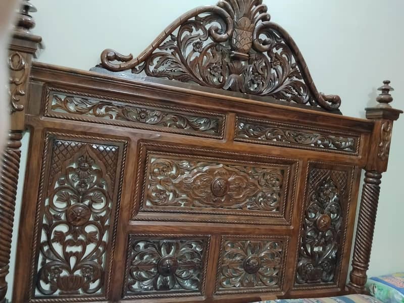 bed dressing table sat 1