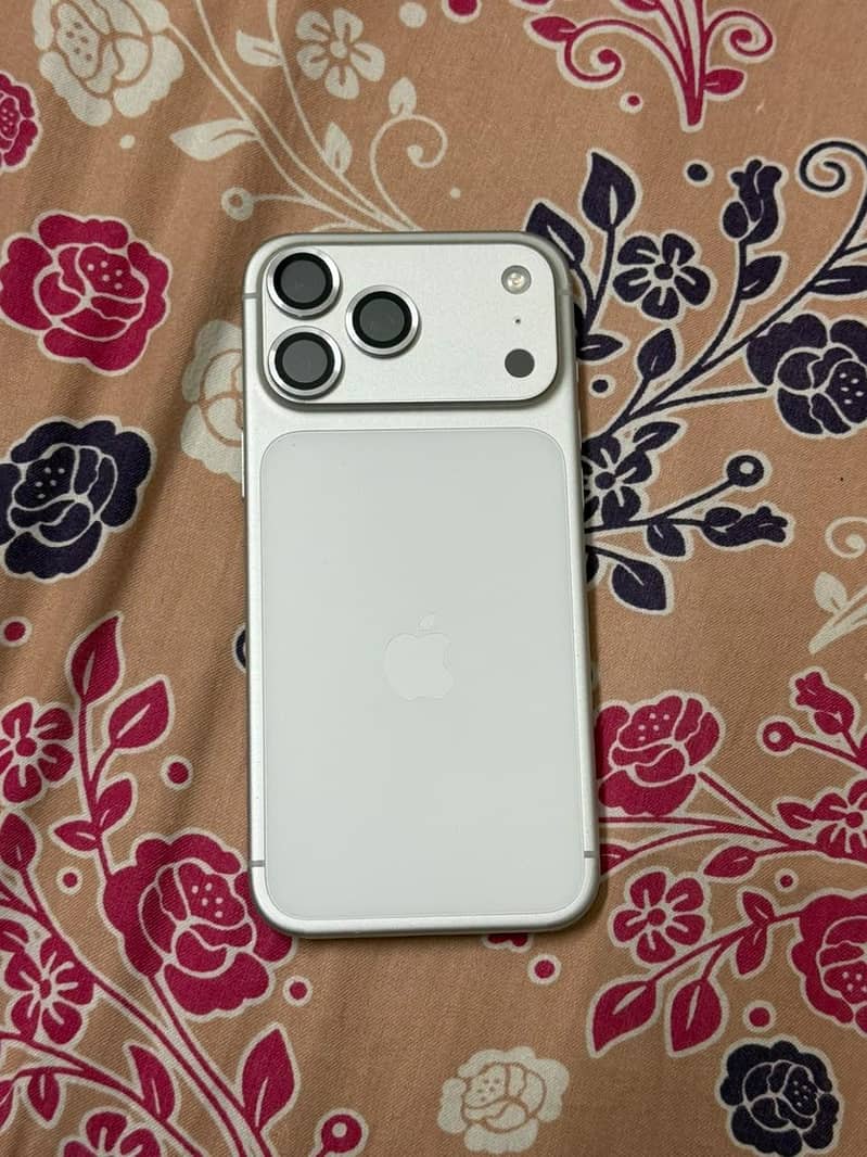 Apple iPhone 17 Pro Max 2