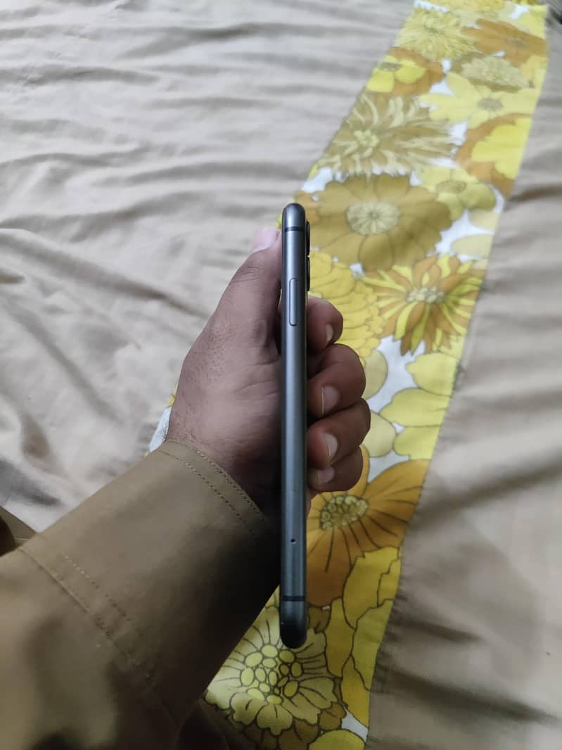 Apple iPhone 11 2