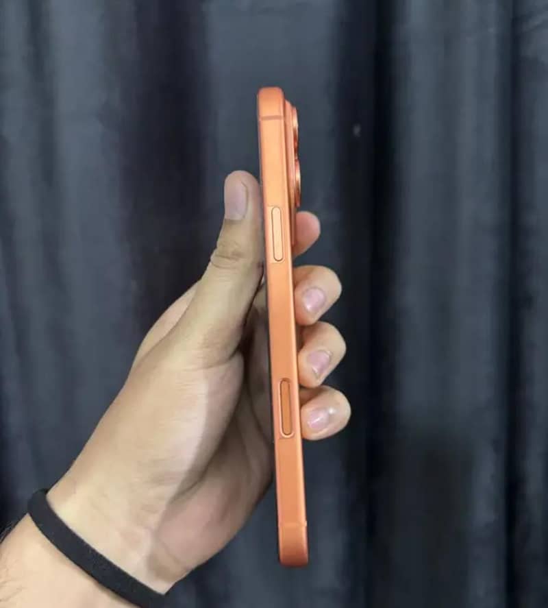 Apple iPhone 17 Pro Max 2