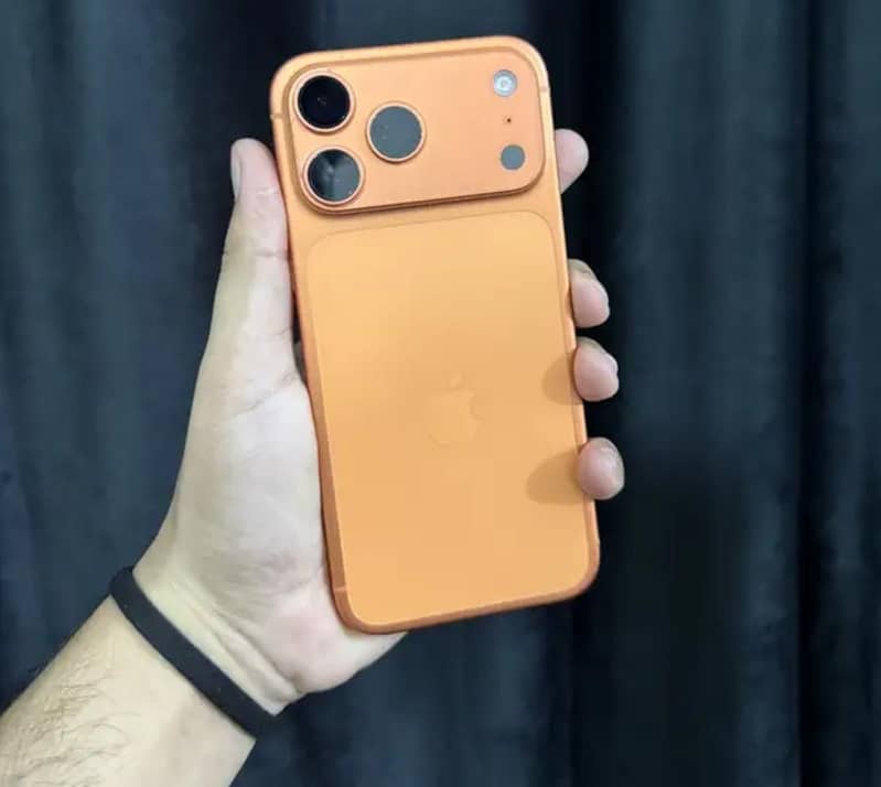 Apple iPhone 17 Pro Max 3