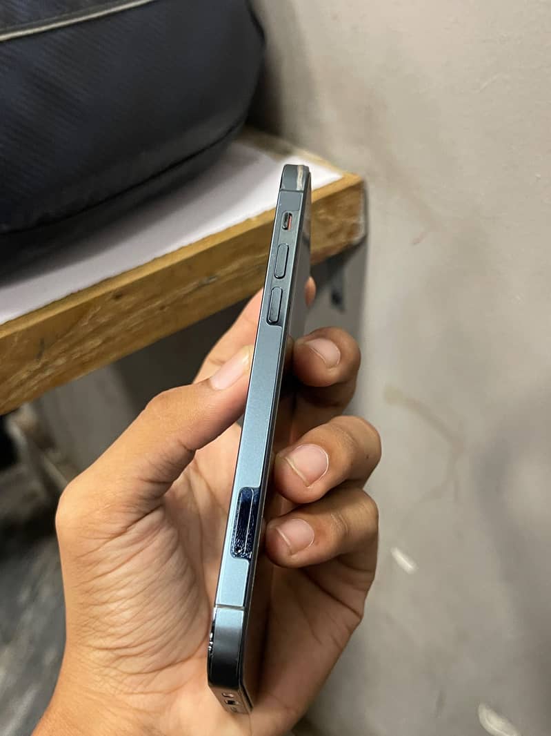 Apple iPhone 12 Pro 2