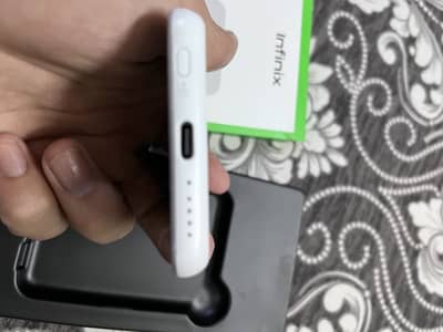 Infinix wireless power bank