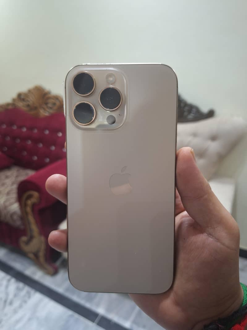 Apple iPhone 16 Pro Max 0