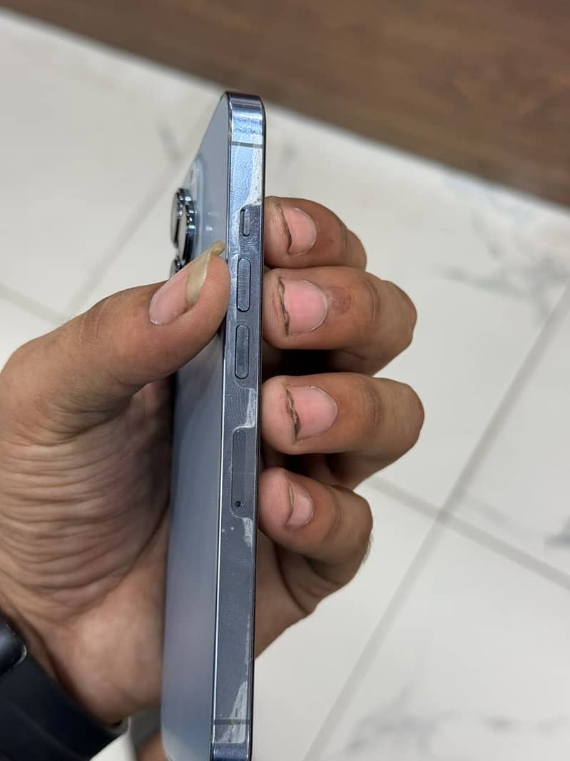 Apple iPhone 13 Pro 2