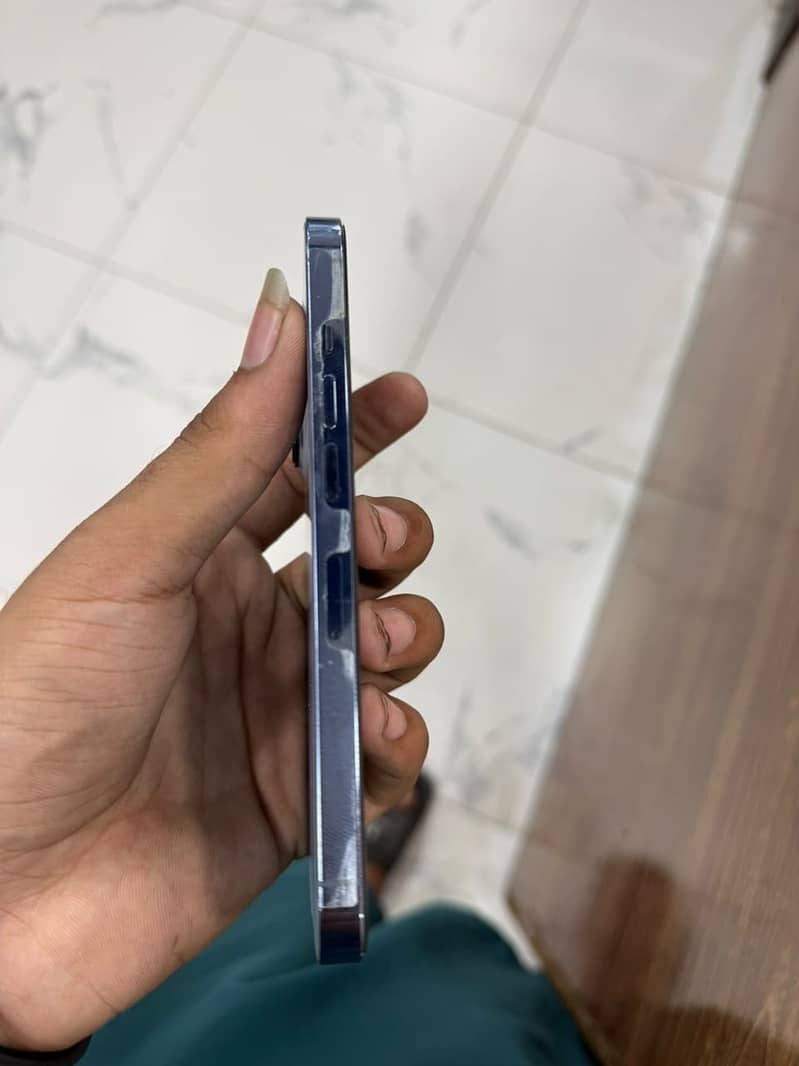 Apple iPhone 13 Pro 3