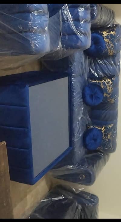 royal blue 5 seater brand new sofa set with table