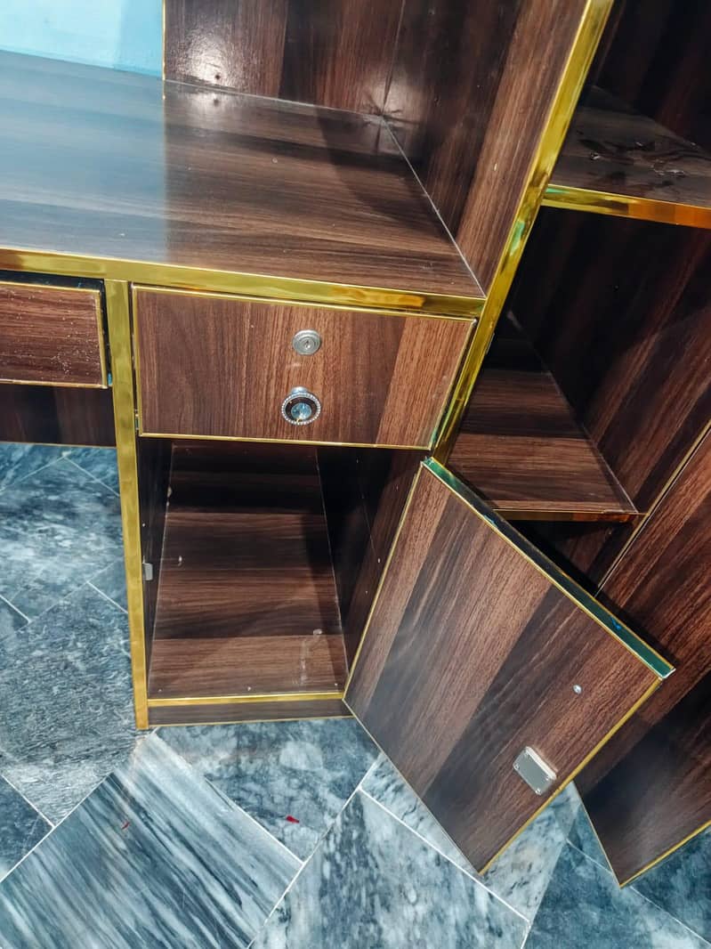 Solid wood Computer/ Laptop / Study Table with cupboard 3