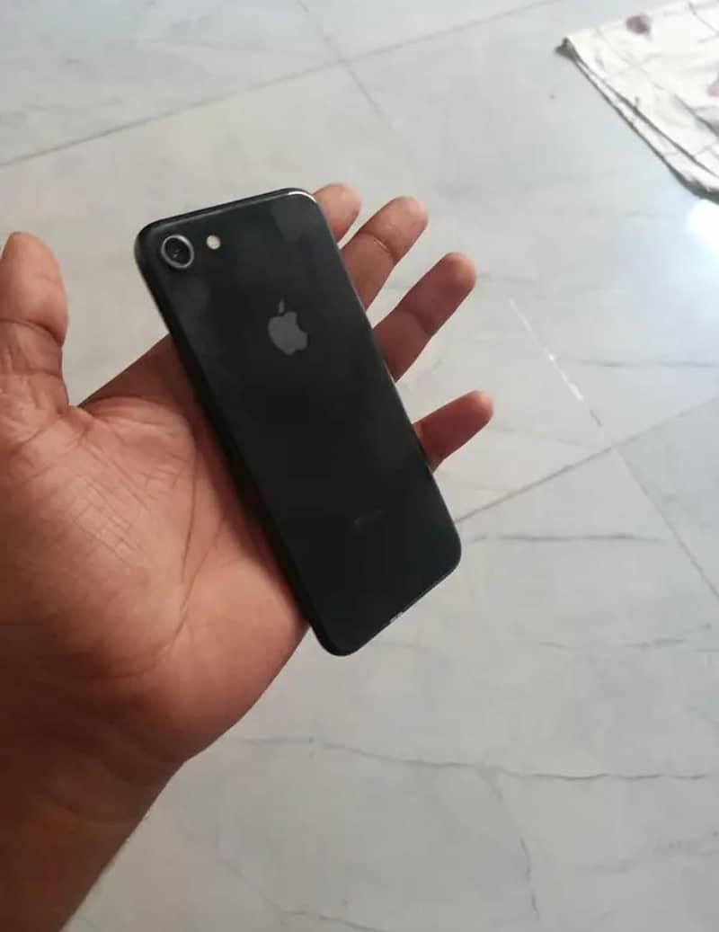 Apple iPhone 8 0