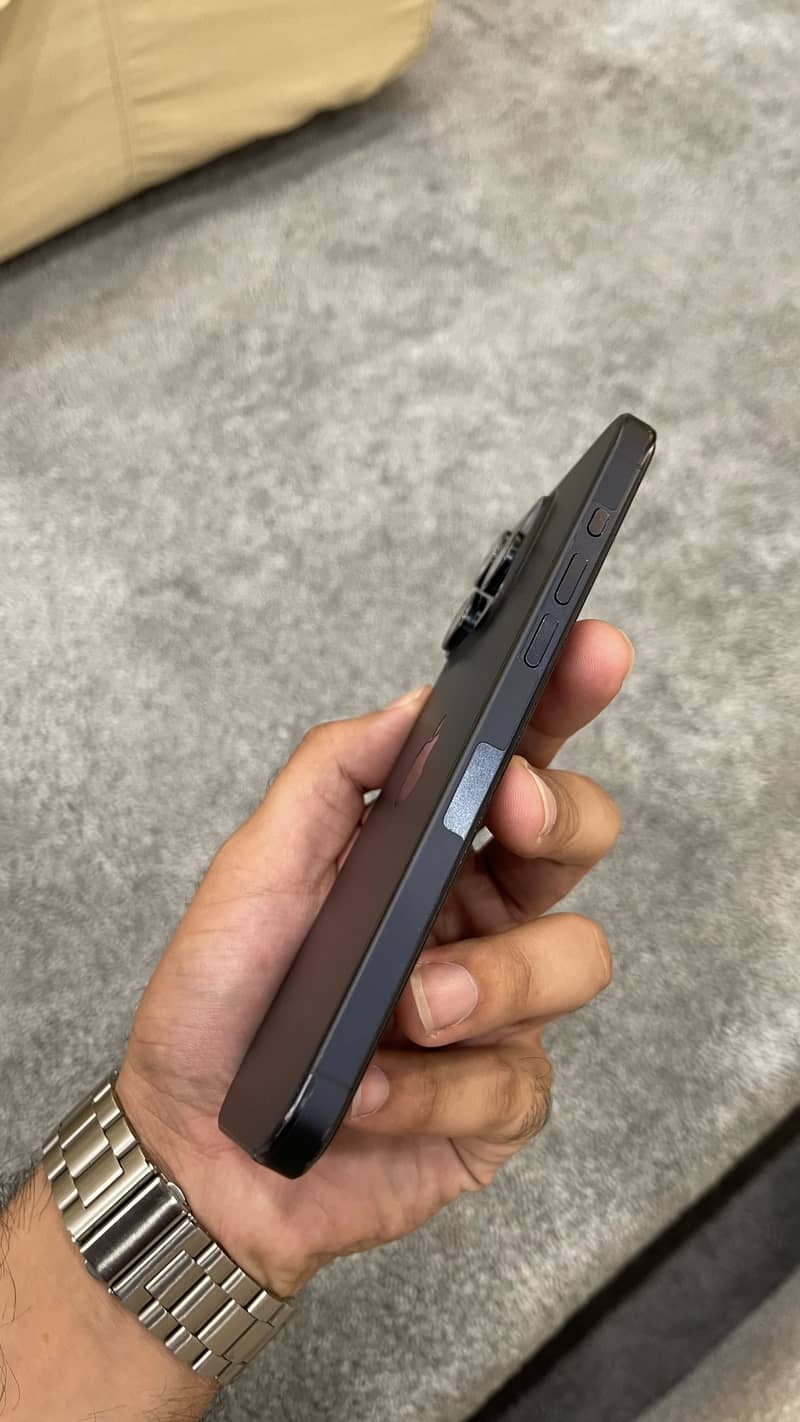 Apple iPhone 15 Pro Max factory unlock 4