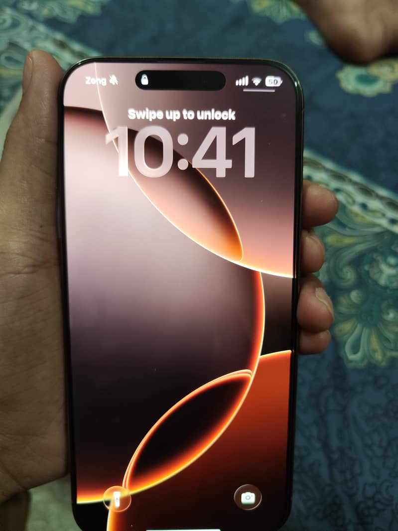 Apple iPhone 16 Pro Max 3