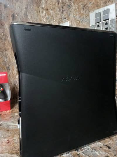 Microsoft Xbox 360 Slim 320GB - 35 Games - Excellent Condition