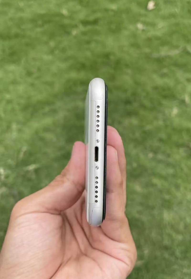 Apple iPhone 11 1