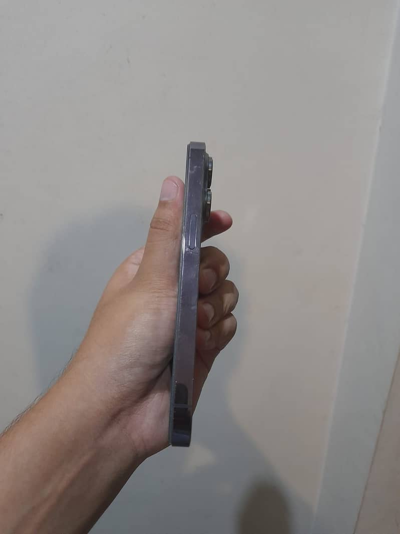 Apple iPhone 14 Pro 1