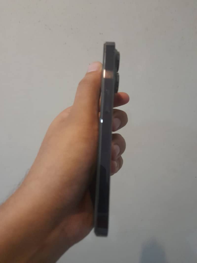 Apple iPhone 14 Pro 3