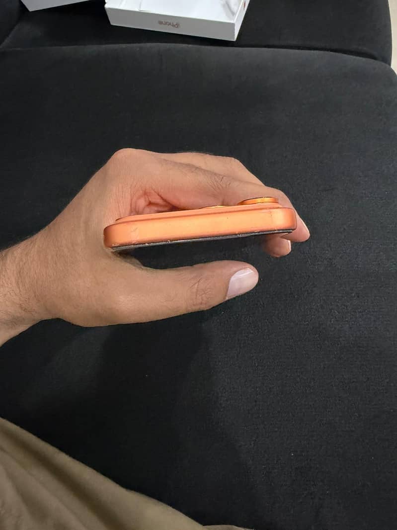 Apple iPhone 17 Pro Max 4