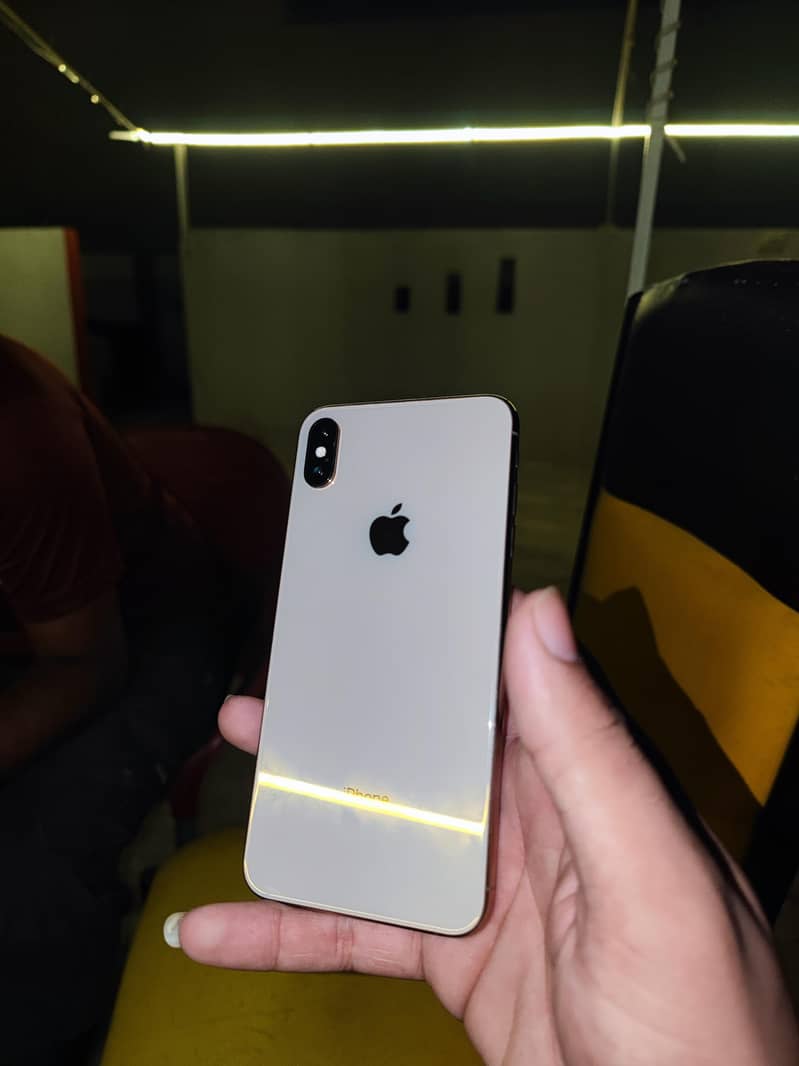 Apple iPhone XS Max 2