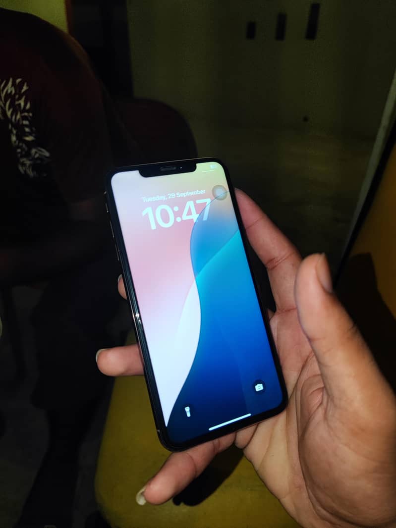 Apple iPhone XS Max 5