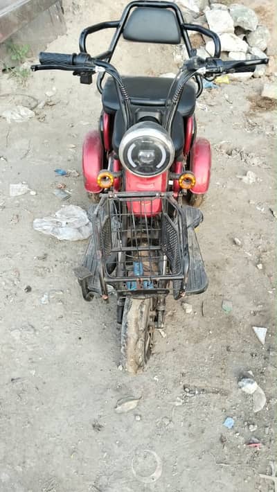 Is ki bttry ni hai andr agr hum sy wo b chiya to banwa dy gy