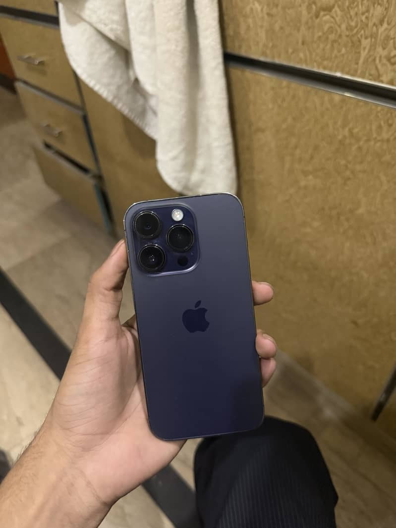 Apple iPhone 14 Pro 0