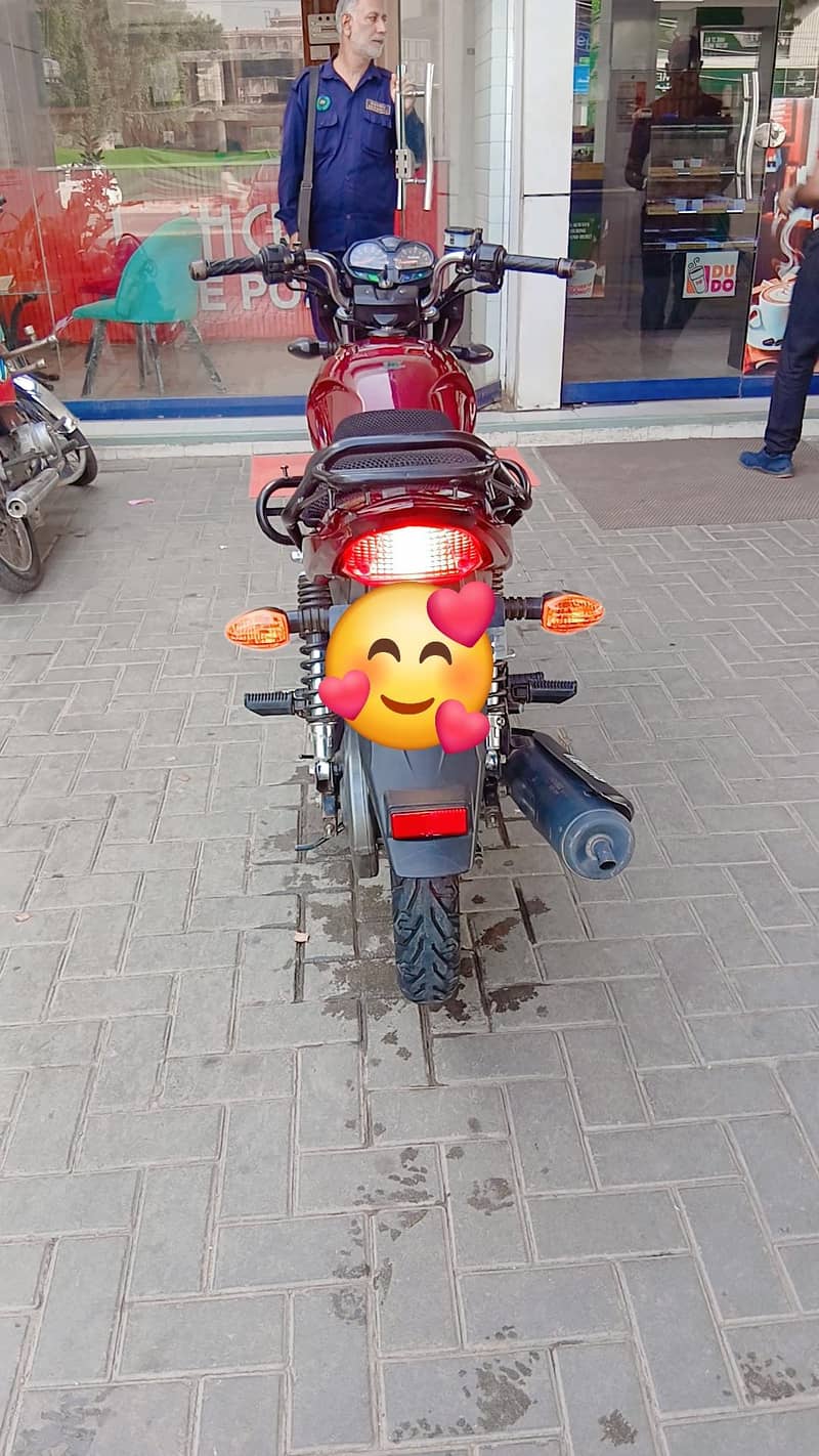 Suzuki GR 150 1