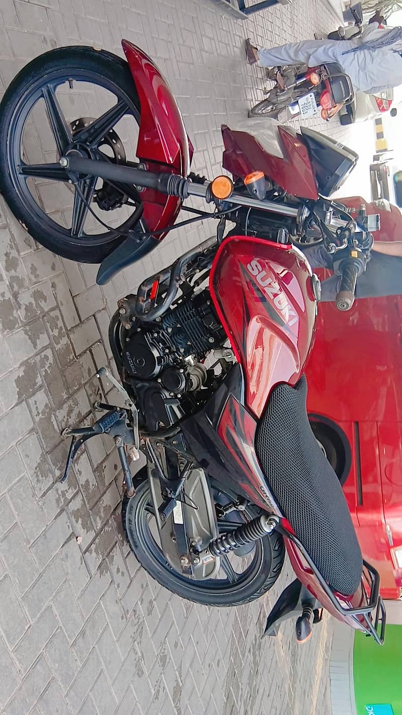 Suzuki GR 150 2