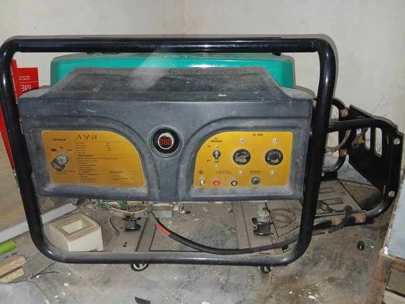 Generator in mint condition. 3
