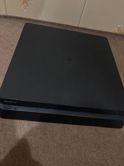 PS4 slim 500gb(non jailbreak)sealed pack (2controllers and 1 cd)