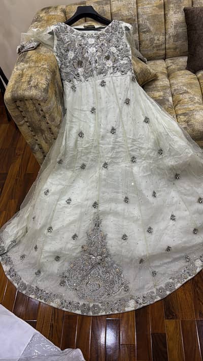 I’m selling new maxi worn once