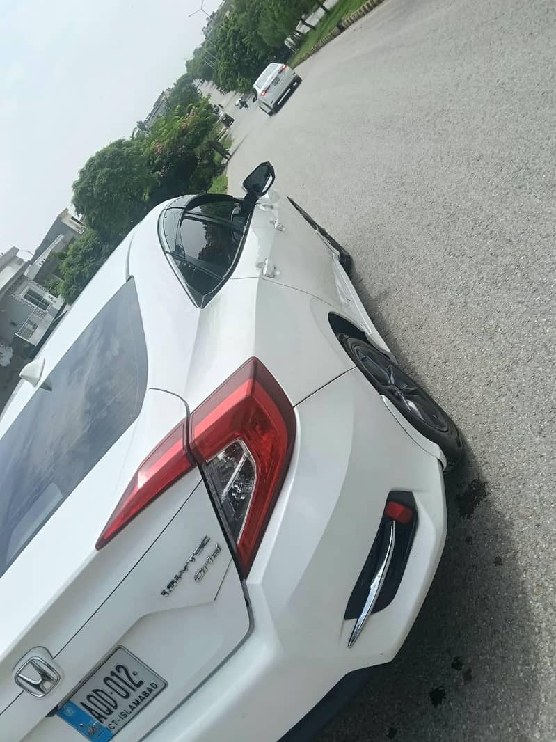 good condition comfortable car 2