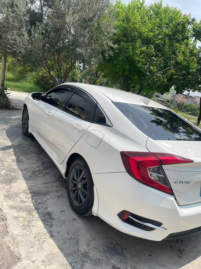 good condition comfortable car 4