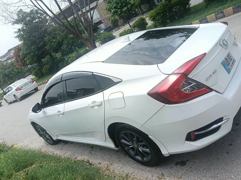 good condition comfortable car 8