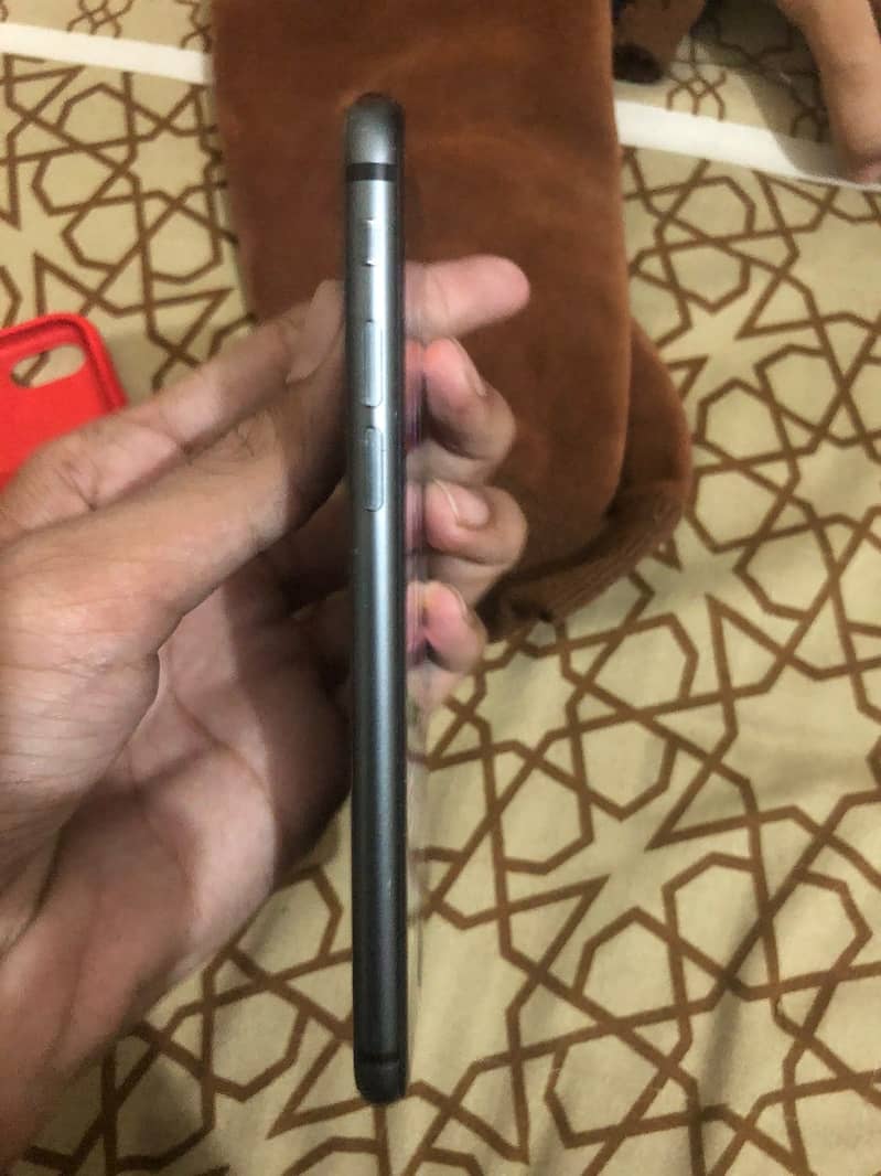 Apple iPhone 8 4