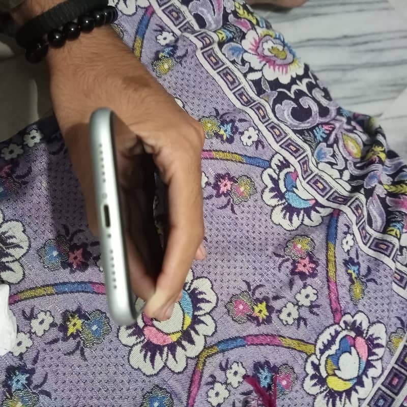 Apple iPhone XR 3